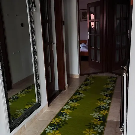 Hársfaapartman és Vendégház
