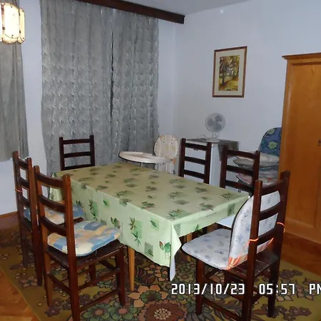 Hársfaapartman és Vendégház Gyula