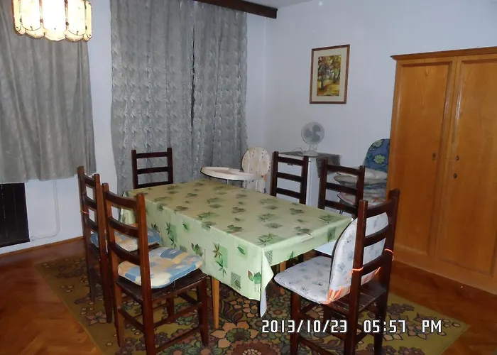 Harsfaapartman Es Vendeghaz Penzion Gyula